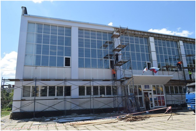 Калужская область помогает Первомайску восстановить спортшколу.